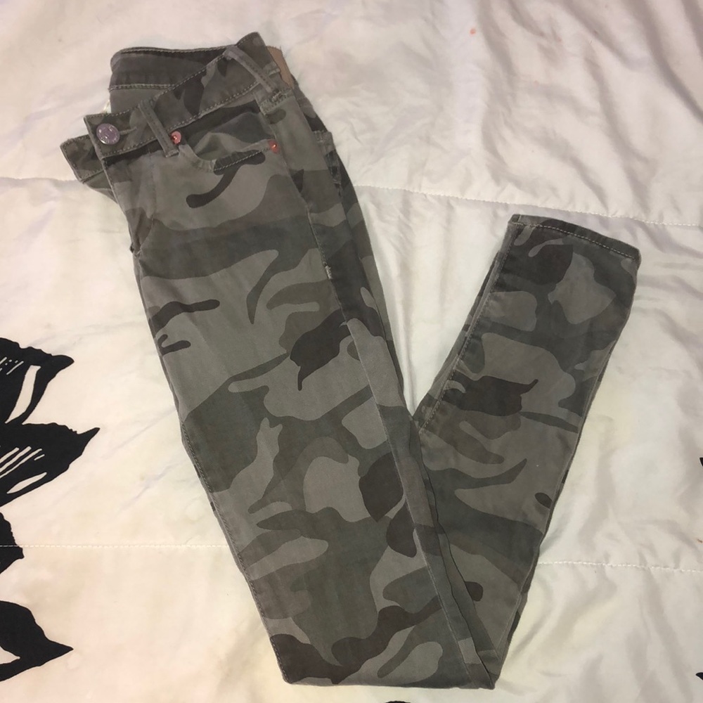 Camo skinny jeans